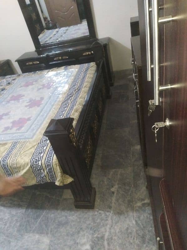 pure wood bed set for sale in very good condition 9