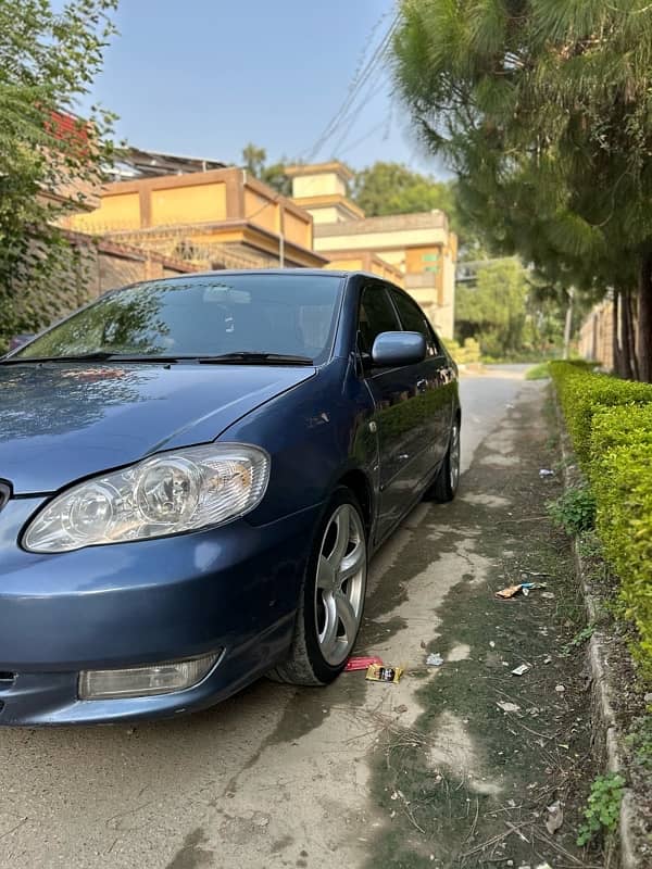 Toyota Corolla SE saloon 2002 3