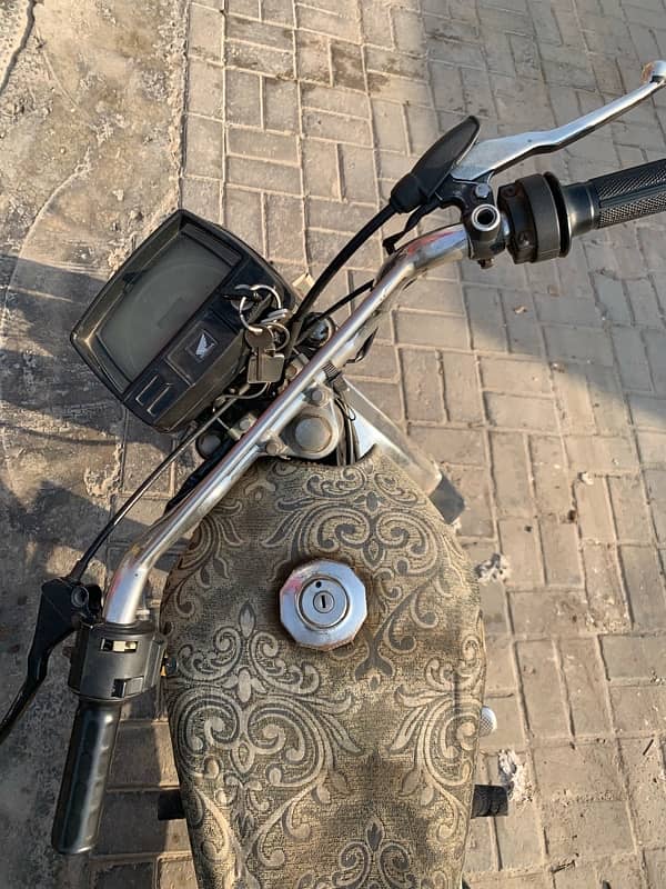 I am First Owner this bike Mery naam ha……. Biometric File Available 2