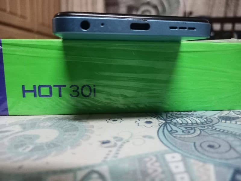 Infinix HOT 30i, 128Gb + 16Gb Ram 7