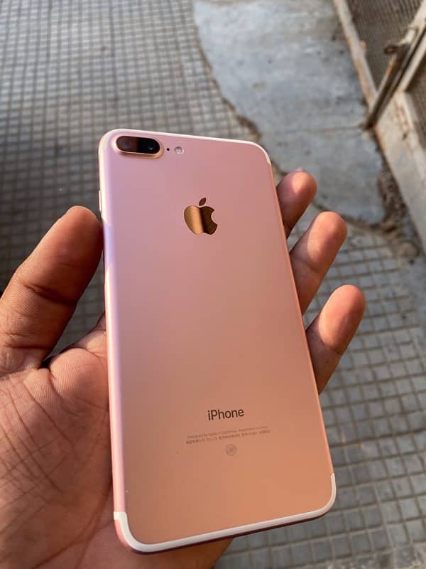 iPhone 7plus pta approved condition 10/8 no any fault memory 32gb 4