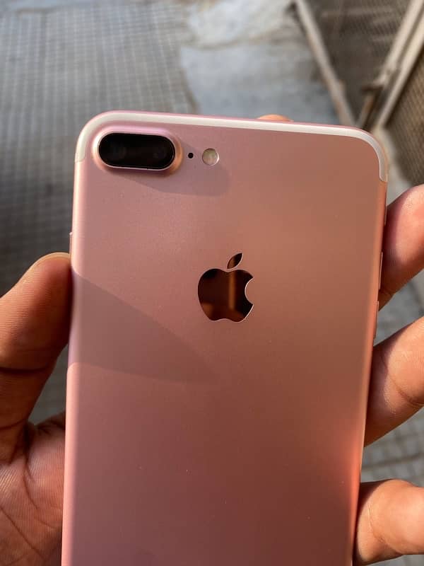 iPhone 7plus pta approved condition 10/8 no any fault memory 32gb 6