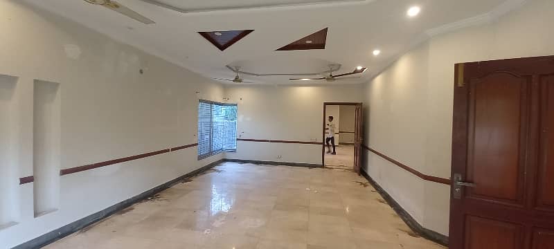 Kanal Lower Portion Upper Proper Lock Available For Rent In Dha Phase 4 3