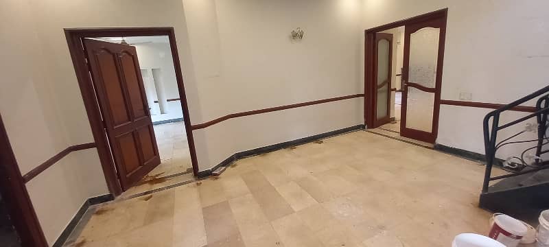 Kanal Lower Portion Upper Proper Lock Available For Rent In Dha Phase 4 9