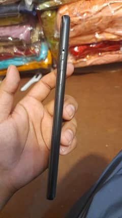 one plus 8 black clr hn bilkul 10/10 with orgnal fast charger dual sim