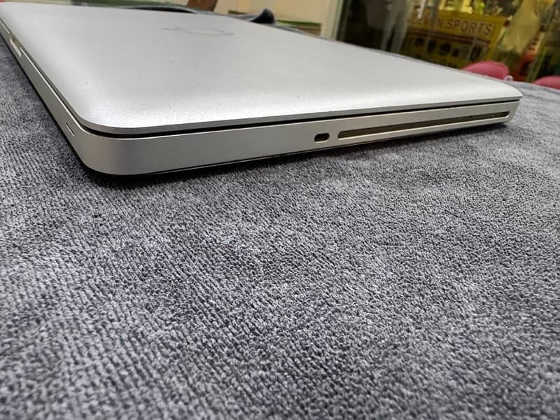 Apple MacBook Pro 5