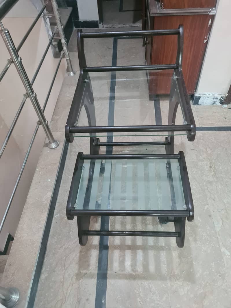 Imported Table with Aaluminium water proof base. Imported office Revol 6