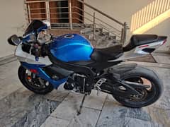 SUZUKI GSX-R750 (2013) MODEL