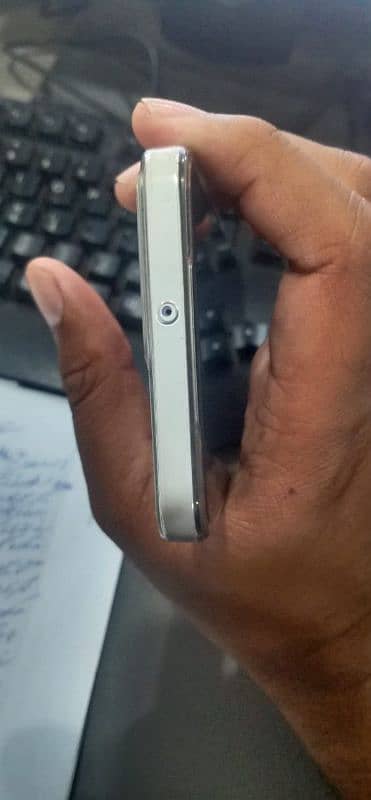 Vivo v27e condition 10/10 4