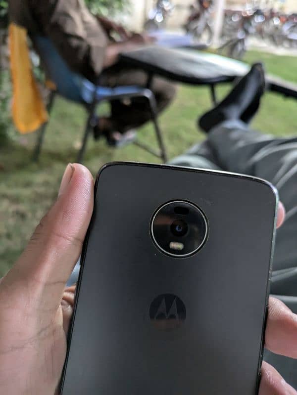 moto z4 2