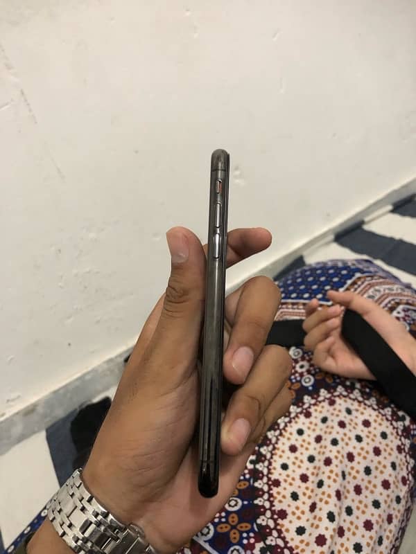 Iphone xs 64GB Pta Approved 2