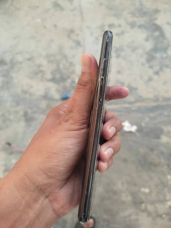 One plus 6T . 8/128 6