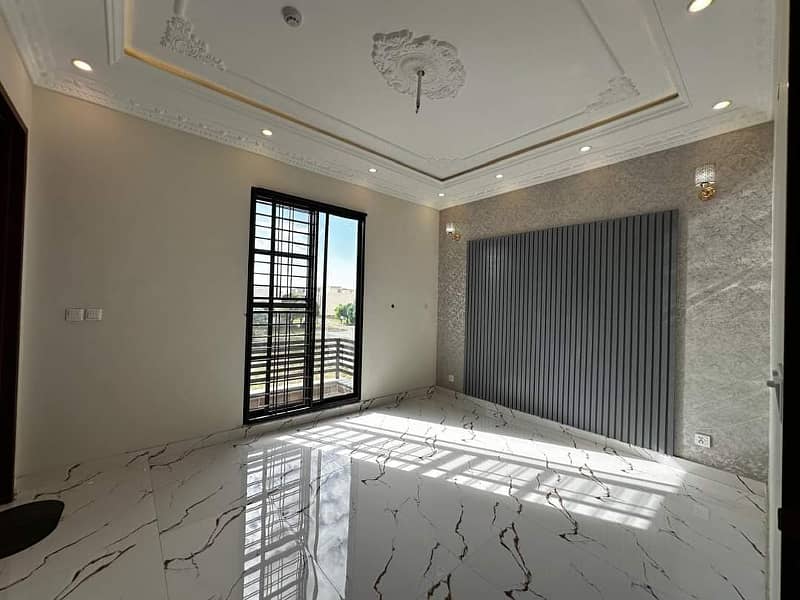 5 marla brand new house for sale in Dha rehbar vip hot location vip house 8