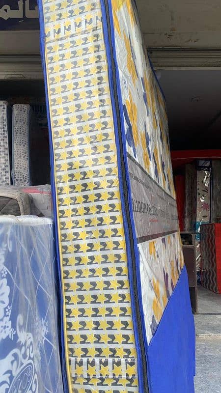 Mattress with only 250 delivery charges(Whatsapp pls) 5