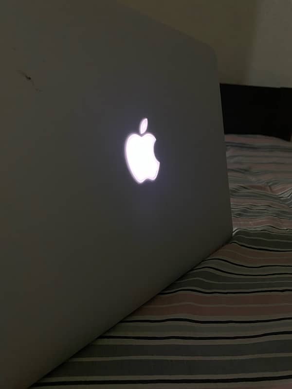 MacBook Pro ( Retina , 13-inches, Mid 2014) 3