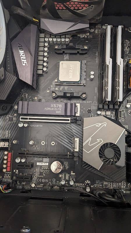 Ryzen 7 3700x + x570 Aorus Elite Wifi 2