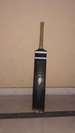 Saki black cobra bat are for sale