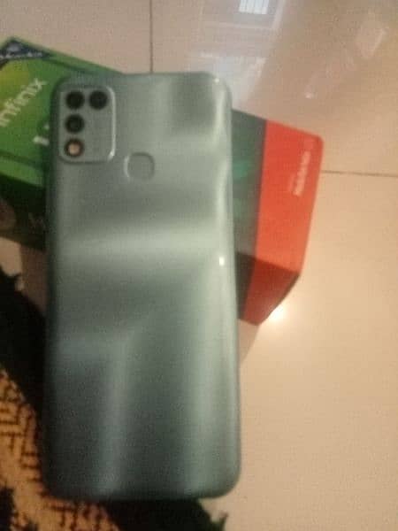 Infinix hot 10 play 64 GB + 4 GB 5