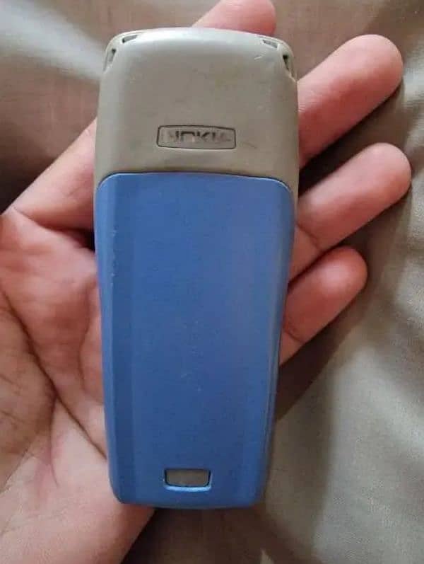 Nokia 1100 1