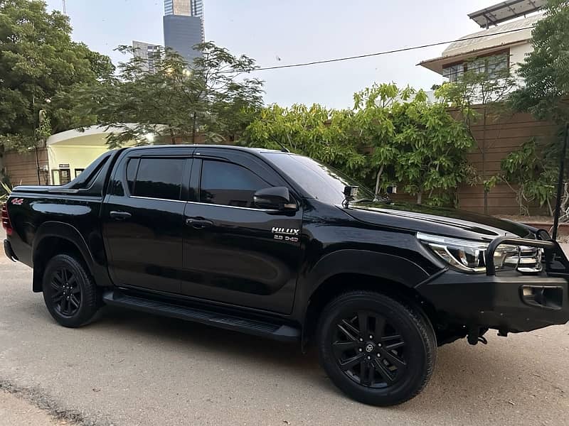 Toyota Hilux Revo V Grade Push Start Fully Loaded 2019 Like New 1