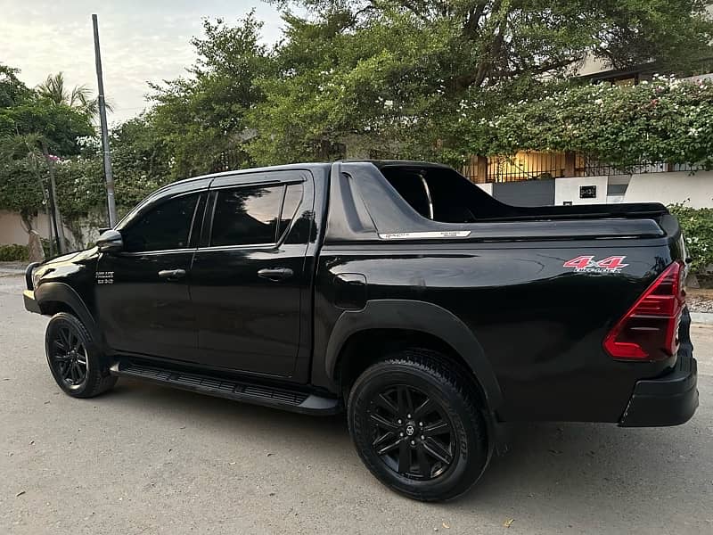 Toyota Hilux Revo V Grade Push Start Fully Loaded 2019 Like New 6