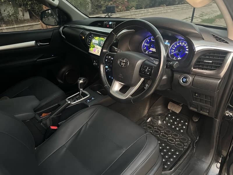 Toyota Hilux Revo V Grade Push Start Fully Loaded 2019 Like New 13