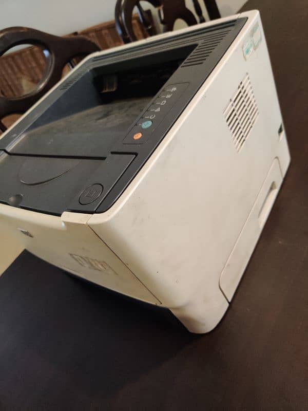 HP printer good condition plug and play laser jet p2015n  for sale 5