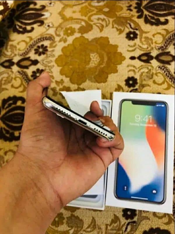 iphone x 256Gb pta approved with box and charger 4