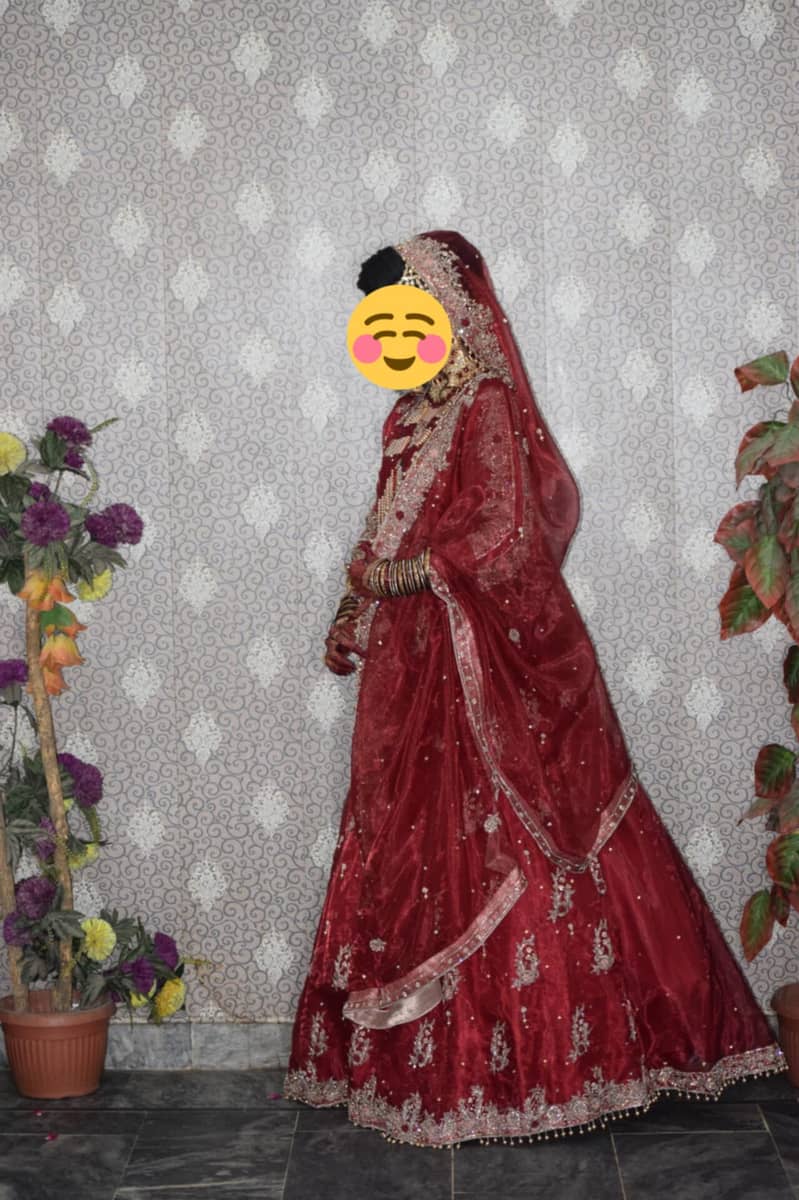 bridal lehnga for sale just 1 time use just like new 4