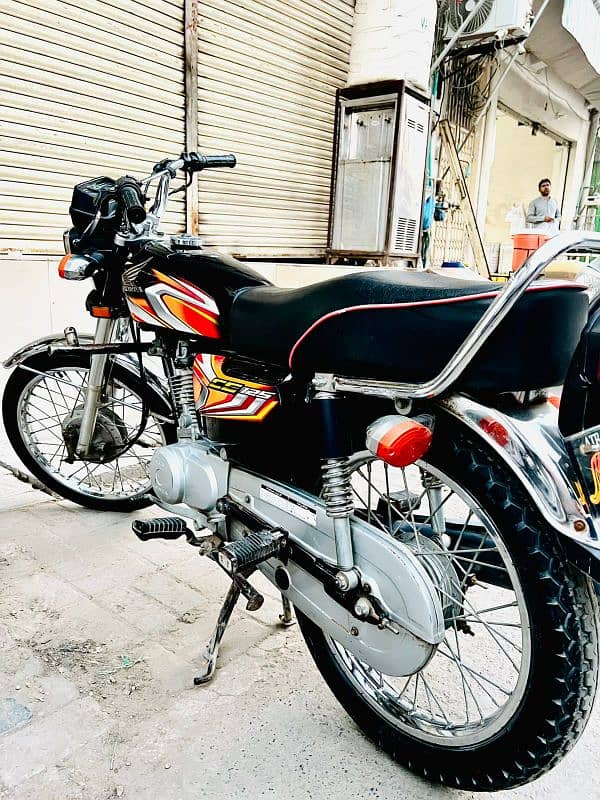 Honda 125 black 2022 4