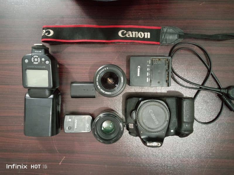 Canon 60D with flash gun and tracker 4