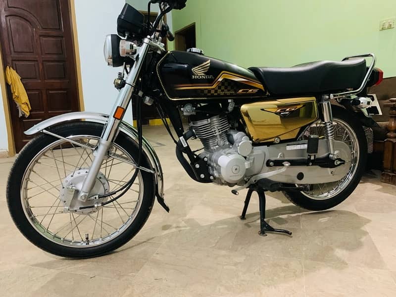 Honda CG 125 Gold edition salf start 5 gear Punjab registered 1