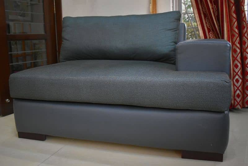 L-shaped sofa with a corner table 5