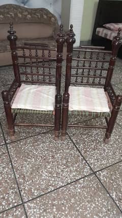 solid woden chairs (pherrha]