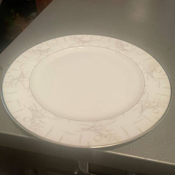 Brand new dinner set 7