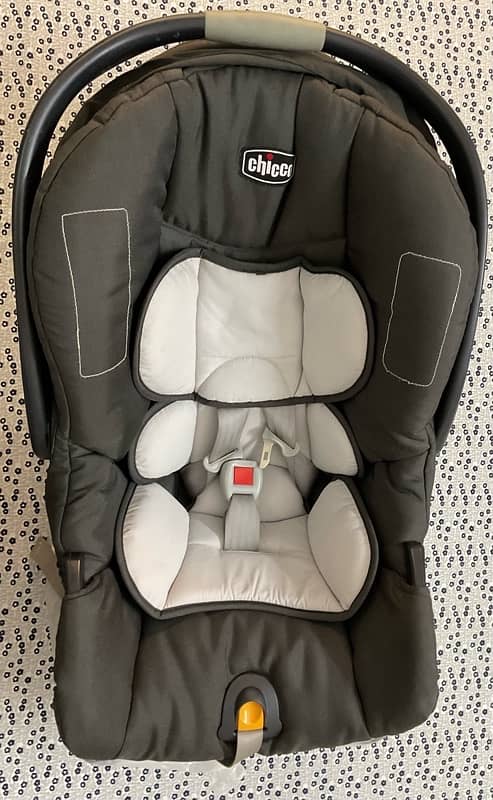 Baby Cot and Car Seat 5