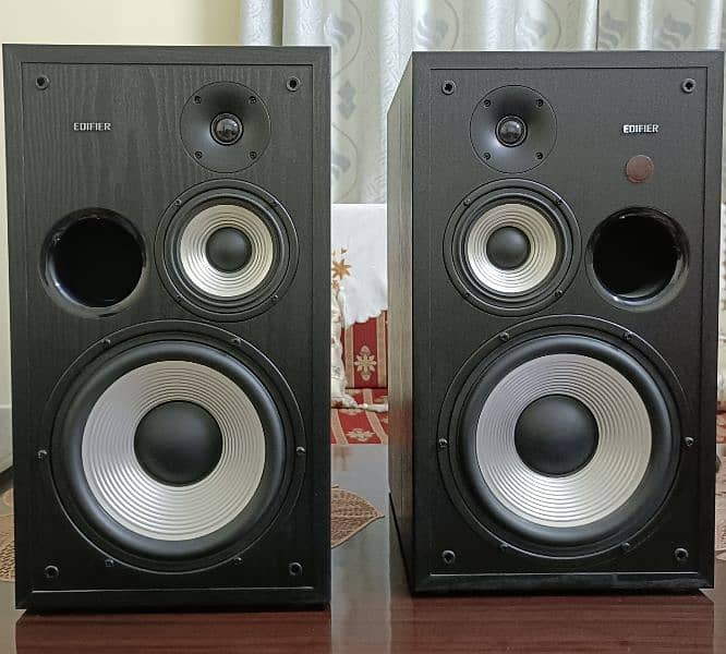 Edifier R2850db bluetooth speakers 1