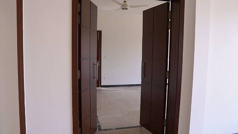 Gulberg Greens 4 Kanal Farmhouse Upper portion For Rent 15