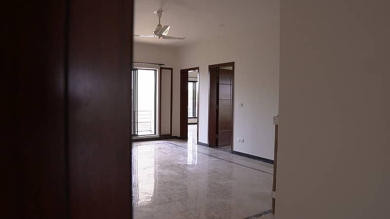 Gulberg Greens 4 Kanal Farmhouse Upper portion For Rent 23