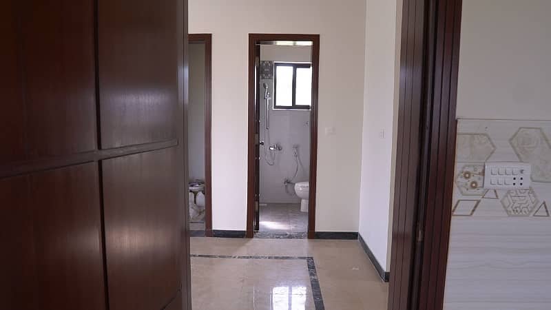 Gulberg Greens 4 Kanal Farmhouse Upper portion For Rent 29