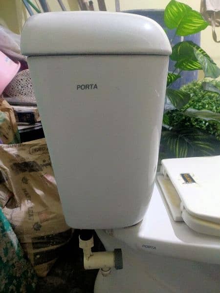 Porta Commode in very gud condition 4