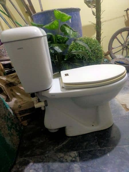 Porta Commode in very gud condition 5