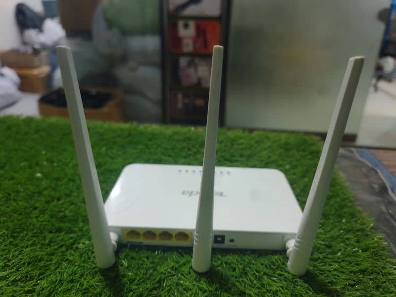 Tenda f3 version 6 tripple antenna wireless router available 3