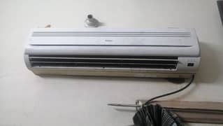 Hair 1.5 ton split Ac. working condition