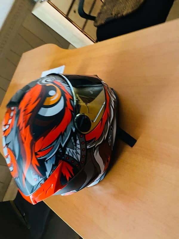 helmet 5