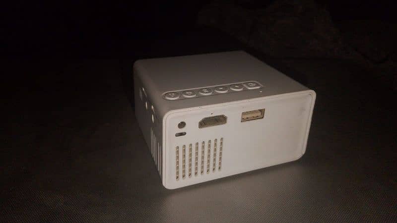 Mini Projector Home with Remote Controller 3