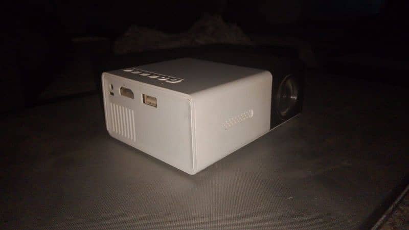 Mini Projector Home with Remote Controller 6