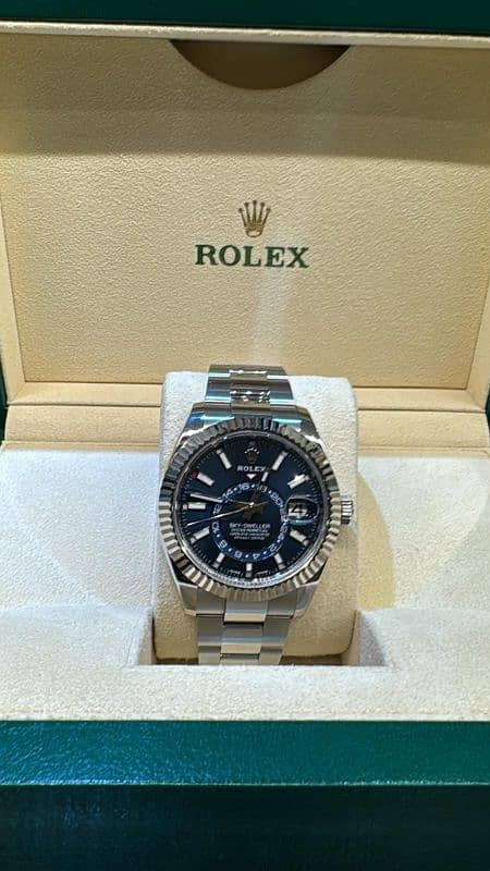 we buy used Omega Rolex chopard piaget Tagheuer Cartier Tissot Hublot 3