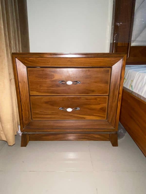 wooden Bed with 2 side table and a Dressing table 5