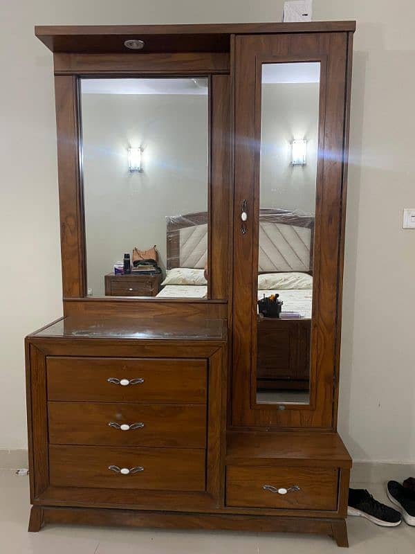 wooden Bed with 2 side table and a Dressing table 8